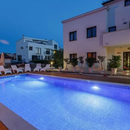 Appartamento Laura With Pool Nr. 4 Funtana